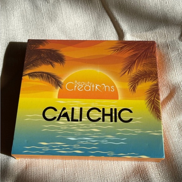 Beauty creations calichic eyeshadow pallet - Picture 5 of 10